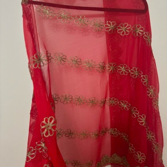 Pakistani/Indian Outfit - Picture 3 of 6